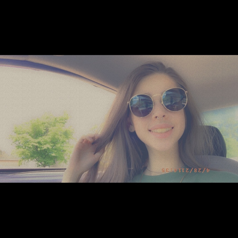 Meet your Posher, Kacey